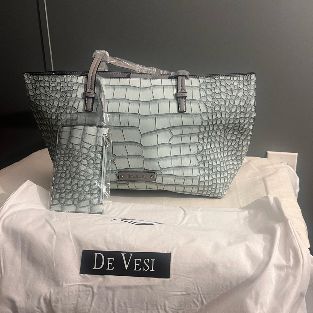 De Vesi Crocodile-Embossed Tote Bag in Gray